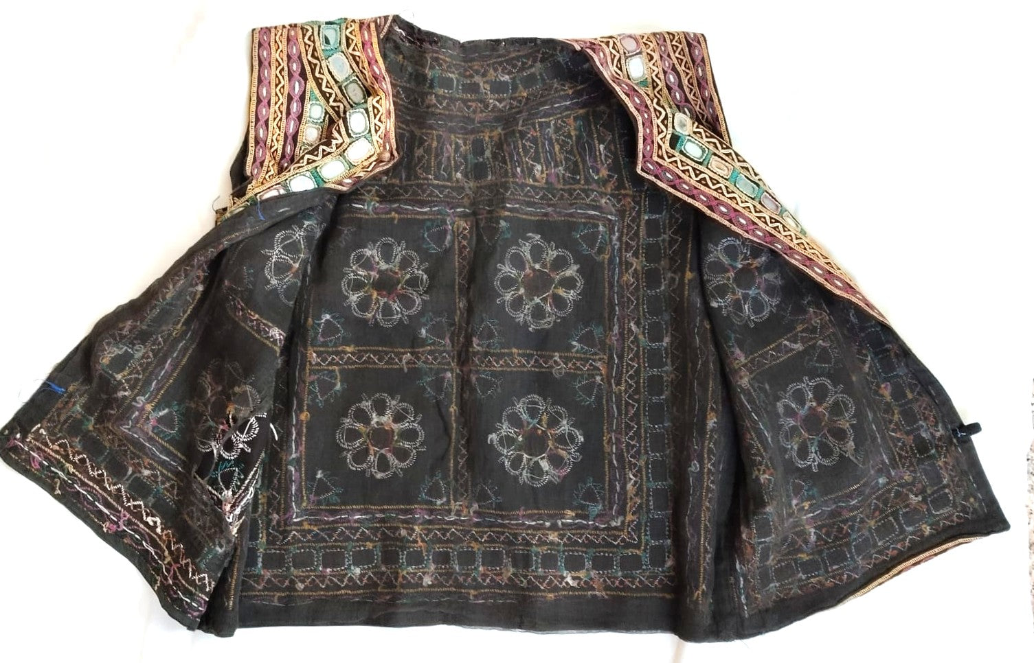 Vintage Kutchi Mirror Work Jacket – Rare Handmade Tribal Embroidery from Kutch, India (Collector Textile)