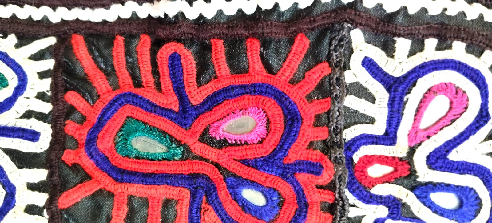 Upcycled Rabari Embroidered Velvet Choli Blouse – Vintage Kutch Tribal Textile Top