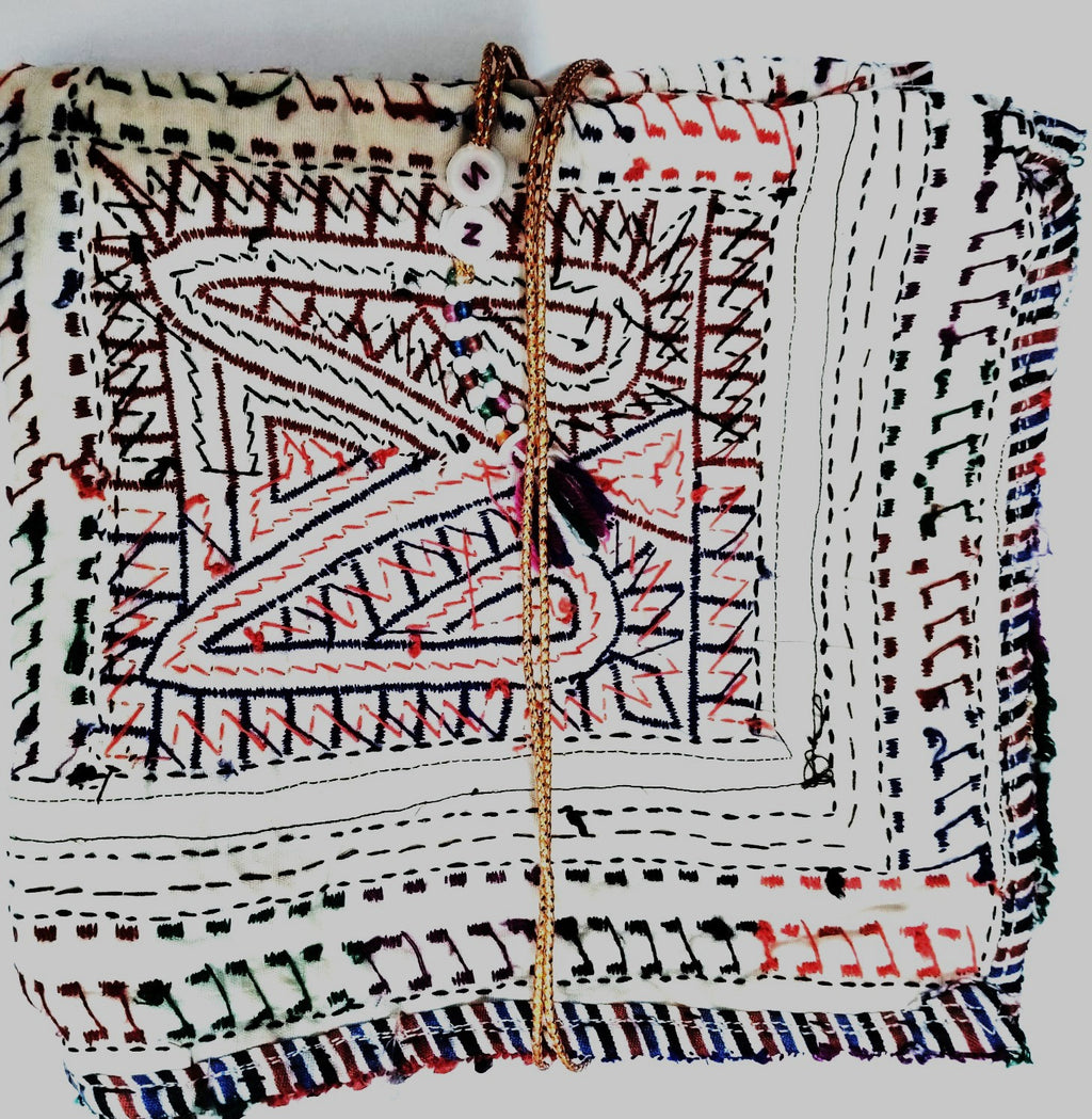 Rabari Handmade Wall Hanging/Kutch Embroidery/Shankri Chain Stitch Boho Decor/Indian Textile Art/41x41 cm.